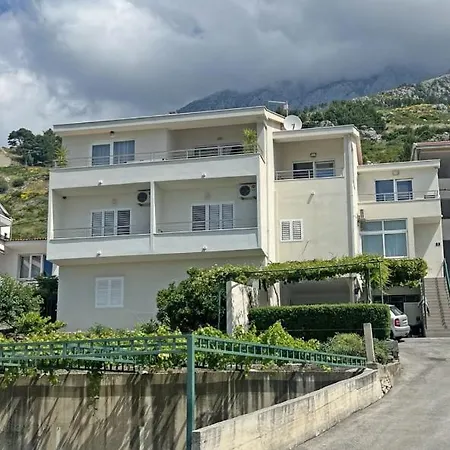 Za 2 Osobe- Lijana Tučepi